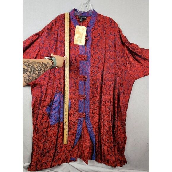 Women's Endless Knot Art Blouse Saigon Top Red Long Sleeve One Size NWT - Picture 4 of 9